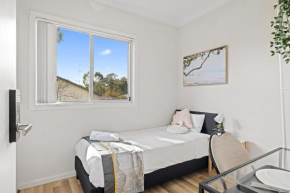 Single Room - Quaint Spot in Marayong - Centrally Located - Shared Bathroom, City Of Blacktown